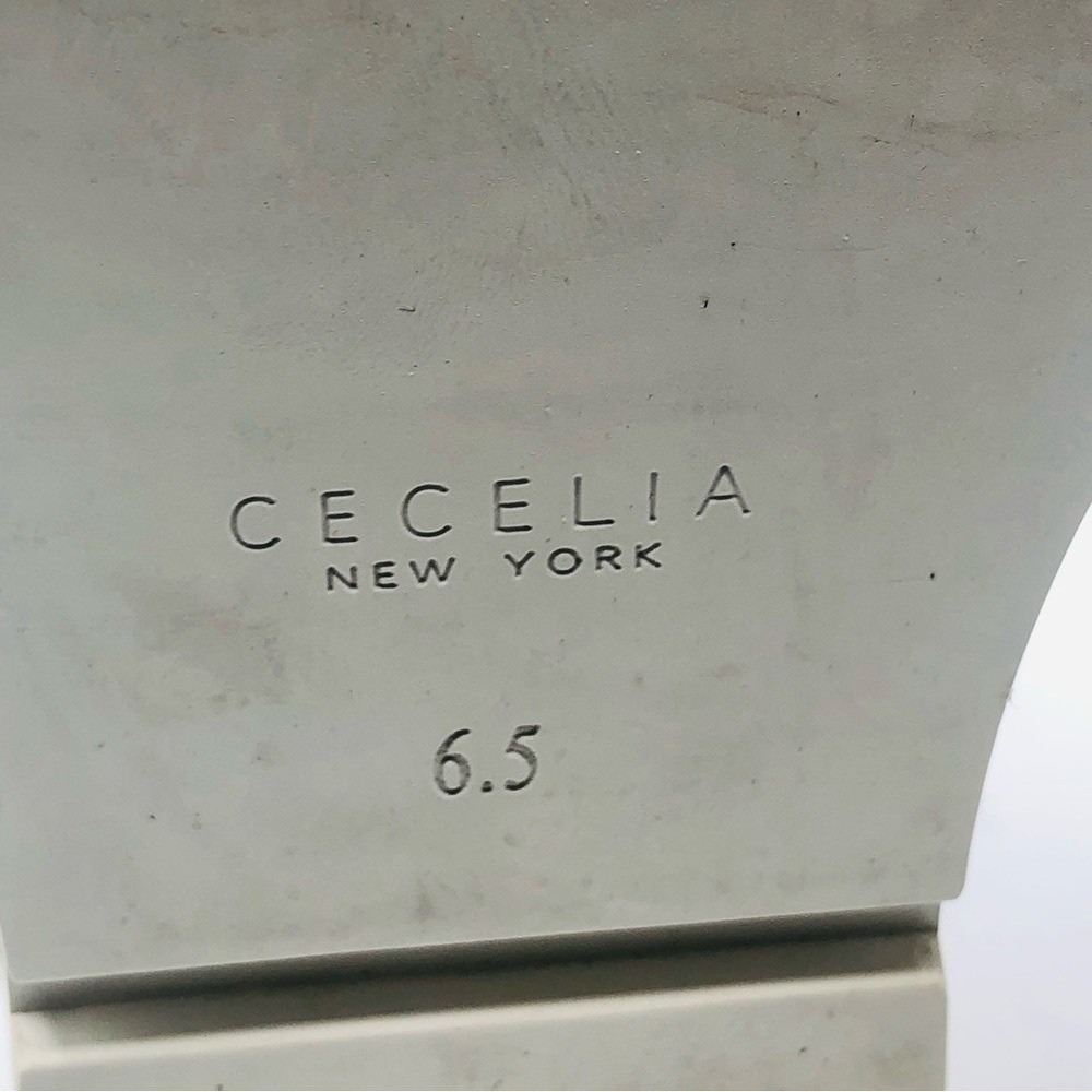 Cecelia‎ Warm Sand Suede Laser-cut Booties Size 6.5 - Picture 5 of 11